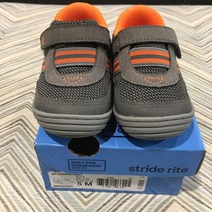 Stride Rite Boys Caden Sneaker Size 5M NEW